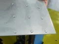 Banco para clinchado (clinchado de refuerzo del amortiguador de HVAC)